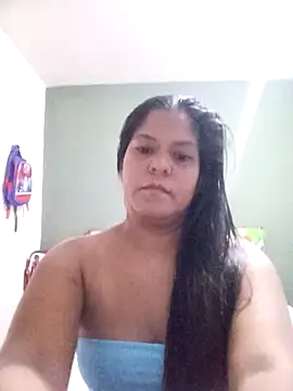 Snapshot of Catleya325 chatting on 03-06-26, 04:14 Catleya325 online show from 03-06-26, 04:14