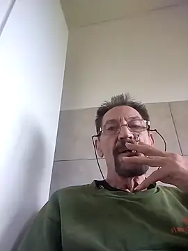 Snapshot of Costy601 chatting on 04-22-26, 11:45 Costy601 online show from 04-22-26, 11:45