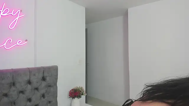 Snapshot of Evelin__thompsson chatting on 05-09-26, 03:12 Evelin thompsson online show from 05-09-26, 03:12