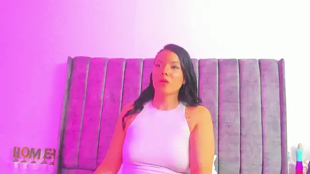 Snapshot of Evelin__thompsson chatting on 05-12-26, 03:36 Evelin thompsson online show from 05-12-26, 03:36