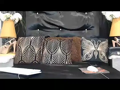 Snapshot of MarinaFoster chatting on 06-17-26, 12:18 MarinaFoster online show from 06-17-26, 12:18