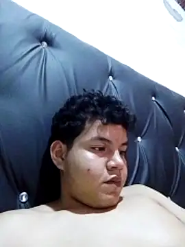 Snapshot of osito19cm chatting on 02-21-26, 01:50 osito19cm online show from 02-21-26, 01:50