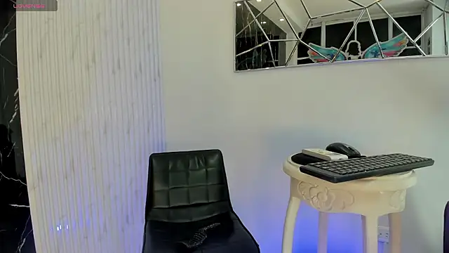 Violette 0 online show from 02-28-26, 10:11