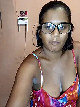 indianstrawberrylips4u online show from 04-11-26, 09:19