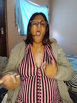 indianstrawberrylips4u online show from 06-01-26, 06:48