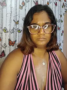 indianstrawberrylips4u online show from 06-16-26, 05:54
