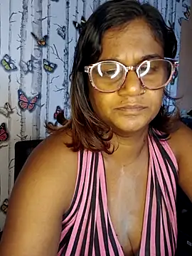 indianstrawberrylips4u online show from 06-21-26, 06:16
