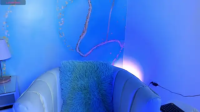 milkavelvett online show from 04-17-26, 12:30