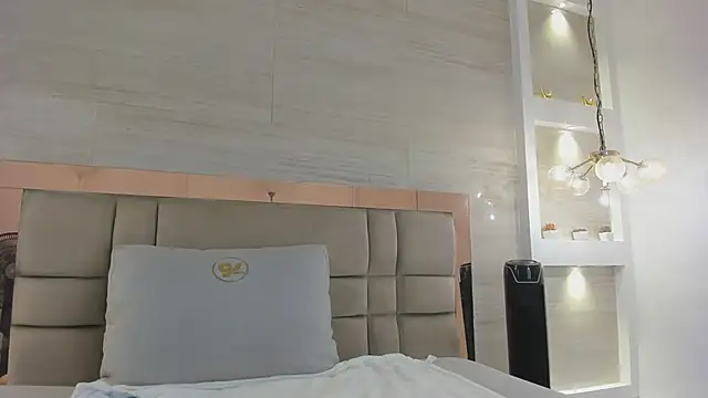 bella novoa online show from 04-21-26, 02:51