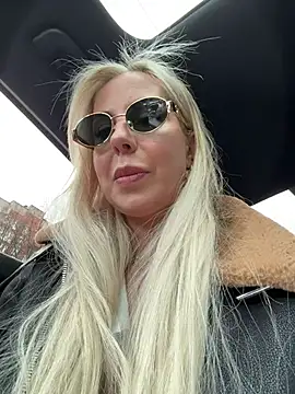 Snapshot of LisaMurr chatting on 04-29-26, 10:52 LisaMurr online show from 04-29-26, 10:52