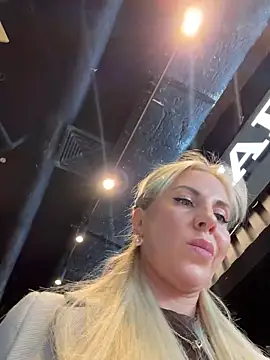 Snapshot of LisaMurr chatting on 05-07-26, 12:21 LisaMurr online show from 05-07-26, 12:21