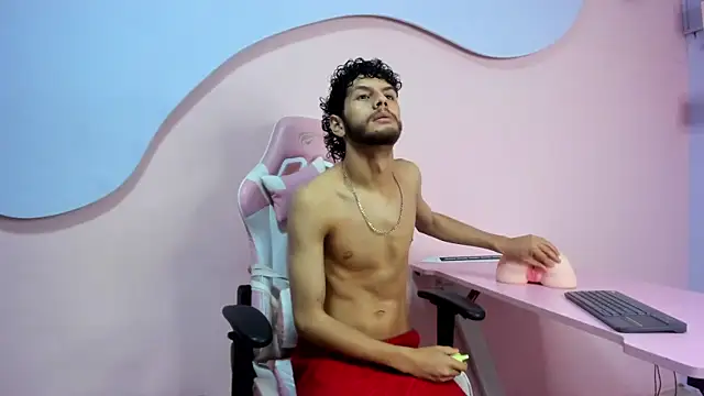 Snapshot of LuckySammer chatting on 02-23-26, 12:02 LuckySammer online show from 02-23-26, 12:02