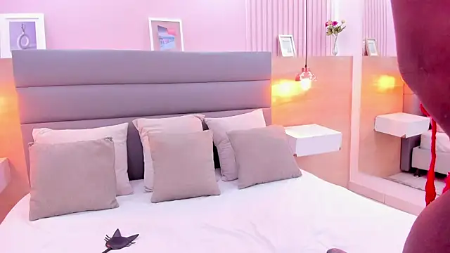 ivonne duval online show from 03-30-26, 04:19