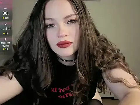 Avelinehowo uwu online show from 07-02-26, 06:58