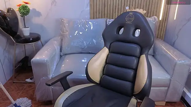 Sweett liia  online show from 04-21-26, 01:42