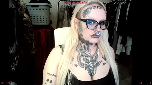 Snapshot of grindhouseho chatting on 04-19-26, 03:39 grindhouseho online show from 04-19-26, 03:39