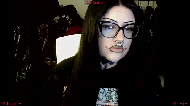 Snapshot of grindhouseho chatting on 05-23-26, 04:18 grindhouseho online show from 05-23-26, 04:18