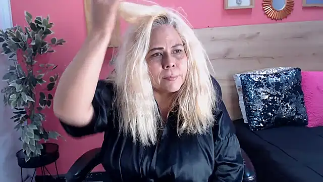 Snapshot of eva_colen50 chatting on 07-28-26, 04:27 eva colen50 online show from 07-28-26, 04:27