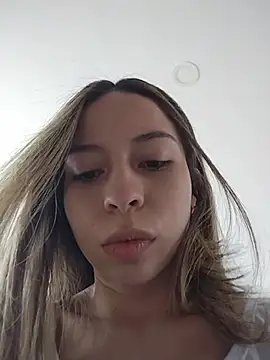 Snapshot of LuuluBerry chatting on 03-15-26, 04:24 LuuluBerry online show from 03-15-26, 04:24