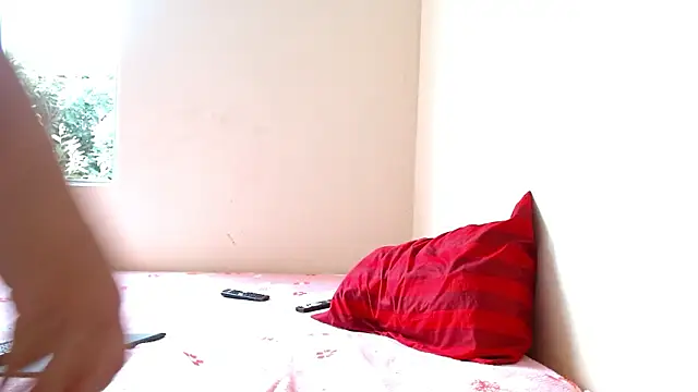 valkahot20 online show from 03-12-26, 07:53