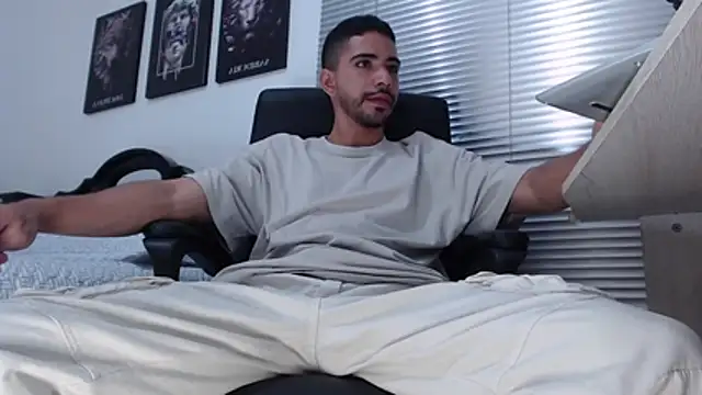 Kratoswolf online show from 04-05-26, 05:43