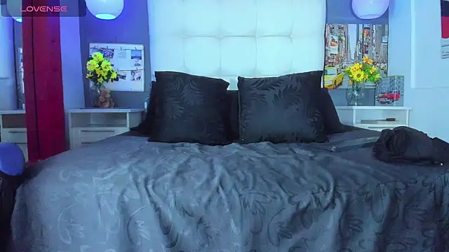 Snapshot of SharonTygaX chatting on 02-28-26, 04:13 SharonTygaX online show from 02-28-26, 04:13