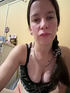 Snapshot of Melu12 chatting on 04-17-26, 10:57 Melu12 online show from 04-17-26, 10:57