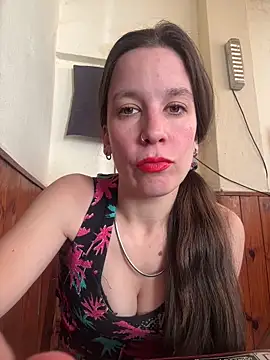 Snapshot of Melu12 chatting on 05-19-26, 04:57 Melu12 online show from 05-19-26, 04:57
