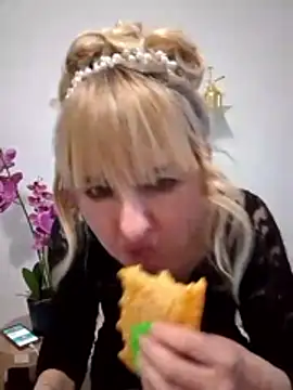 -Nefertiti- online show from 03-02-26, 03:52