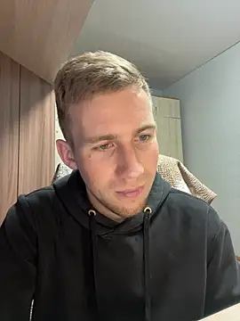 Snapshot of ---Dark--- chatting on 05-18-26, 04:46 ---Dark--- online show from 05-18-26, 04:46