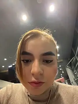 Laurap1 online show from 03-10-26, 07:46