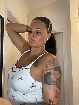 Destinylovex online show from 06-06-26, 07:51