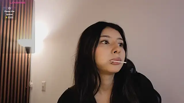 chloe bluee  online show from 03-23-26, 01:26