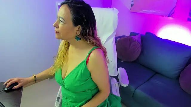 Ivonne 4 online show from 04-20-26, 01:14