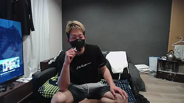 ryuaaaaa online show from 04-18-26, 01:04