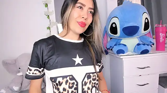 Snapshot of Ariana-Cobos chatting on 05-22-26, 09:31 Ariana-Cobos online show from 05-22-26, 09:31