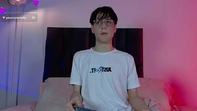 Snapshot of lui_x_dust chatting on 05-08-26, 03:34 lui x dust online show from 05-08-26, 03:34