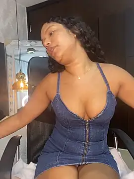 Miaafoxx   online show from 03-22-26, 07:28