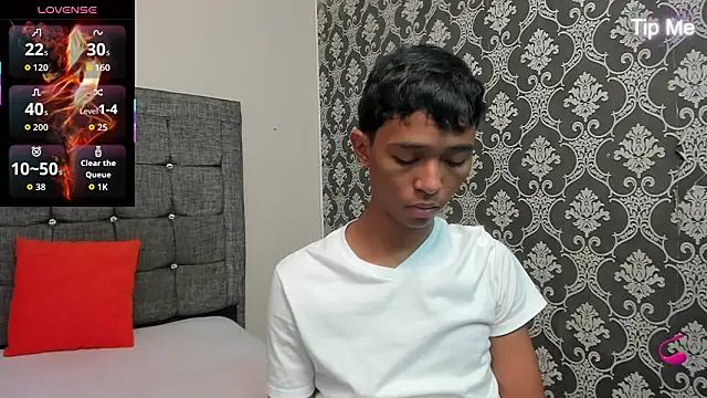Snapshot of Little_Twink19x chatting on 03-17-26, 07:28 Little Twink19x online show from 03-17-26, 07:28