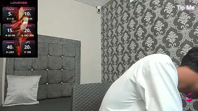 Snapshot of Little_Twink19x chatting on 04-05-26, 07:22 Little Twink19x online show from 04-05-26, 07:22