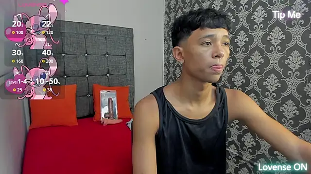Snapshot of Little_Twink19x chatting on 05-31-26, 07:26 Little Twink19x online show from 05-31-26, 07:26