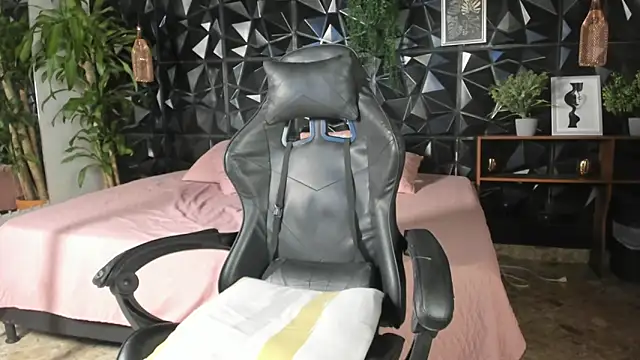 Jeremy wallker online show from 04-21-26, 01:42