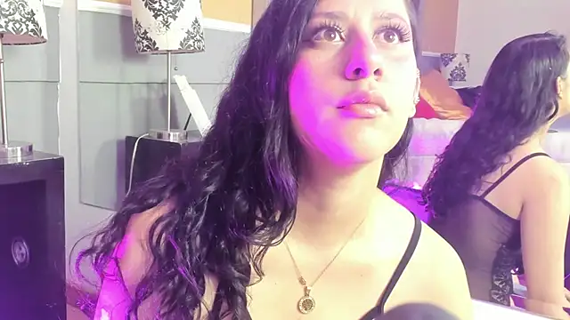 LunaDamasco online show from 03-06-26, 07:32