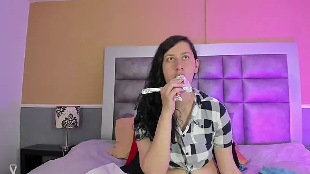 LunaDamasco online show from 03-26-26, 07:08