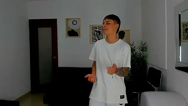 crazyhouse01 online show from 03-05-26, 07:43