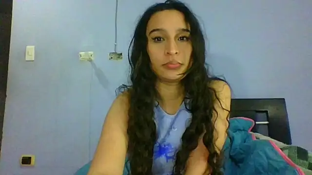 Snapshot of scarlettscottx_ chatting on 05-12-26, 01:14 scarlettscottx online show from 05-12-26, 01:14