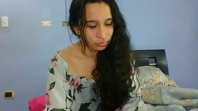 Snapshot of scarlettscottx_ chatting on 05-14-26, 02:51 scarlettscottx online show from 05-14-26, 02:51