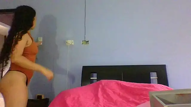 Snapshot of scarlettscottx_ chatting on 05-17-26, 06:48 scarlettscottx online show from 05-17-26, 06:48