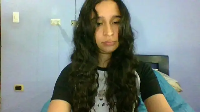 Snapshot of scarlettscottx_ chatting on 06-02-26, 01:29 scarlettscottx online show from 06-02-26, 01:29
