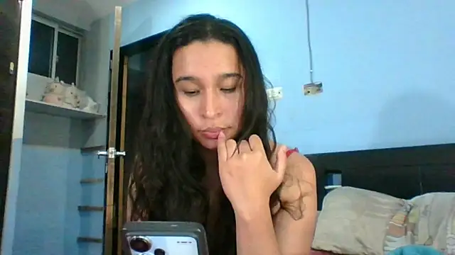 Snapshot of scarlettscottx_ chatting on 06-12-26, 11:03 scarlettscottx online show from 06-12-26, 11:03